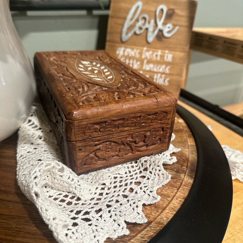 Vintage Handcrafted Wooden Box with Intricate Design - Picture 2 of 7